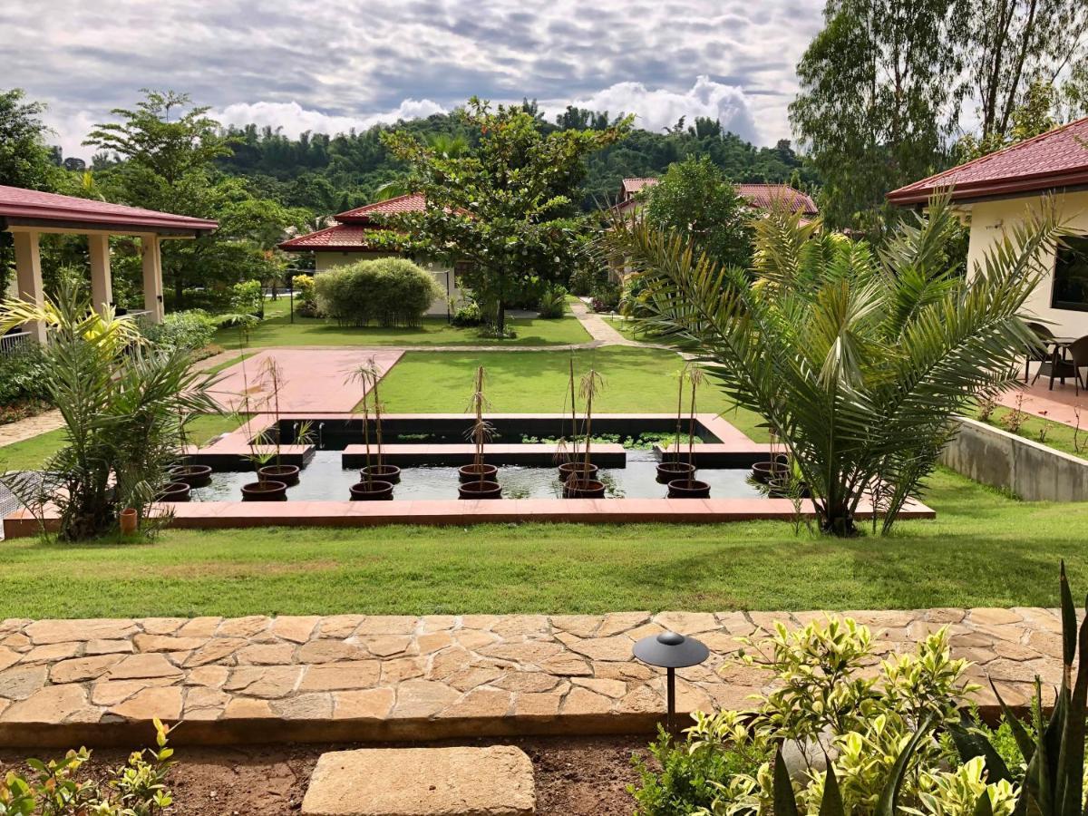 Strutz Art Garden Resort Bangued Exteriér fotografie